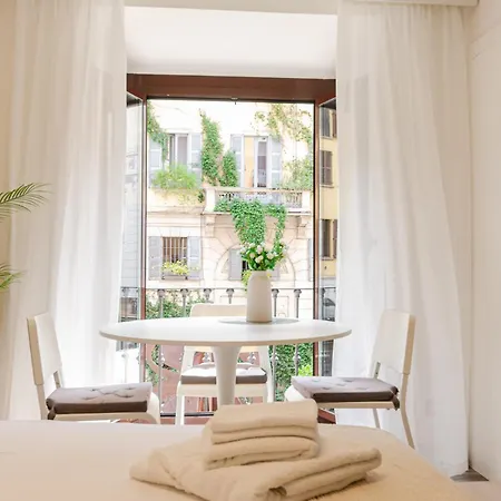Appartement Vivimihome - Corso 9 Milaan